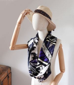 002 foulard soie picasso violet 3 foulard soie femme violet