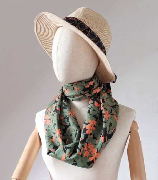 foulard en soie kaki