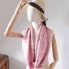 036-2 foulard soie petits monstres - ERMSP Echarpe en soie rose