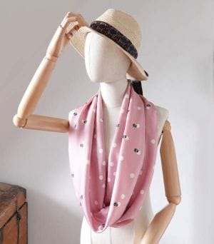 Echarpe en soie rose