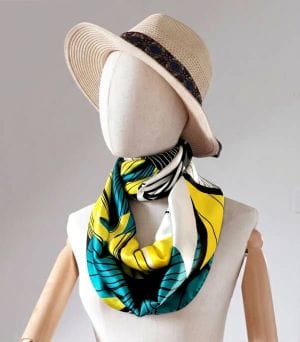 057 foulard soie Moana vert ERMSHC Foulard en soie blanc et vert