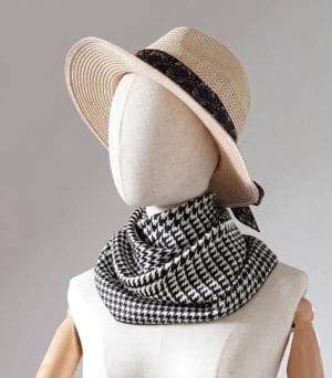 Foulard en soie haute couture noir et blanc