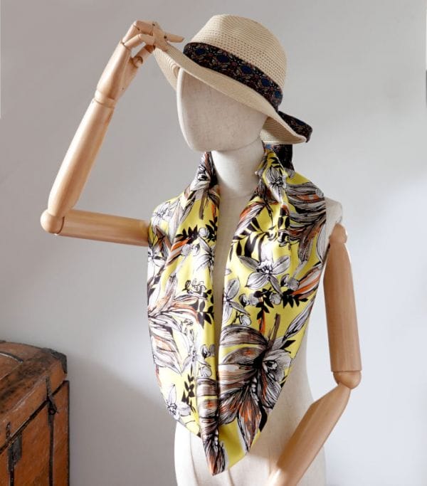 foulard soie fleurie jaune