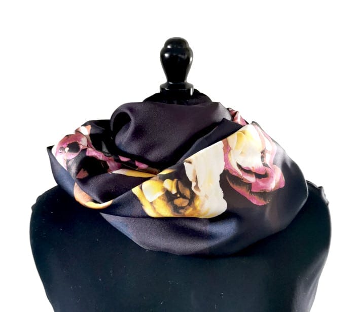 snood en soie upcyclée motif roses