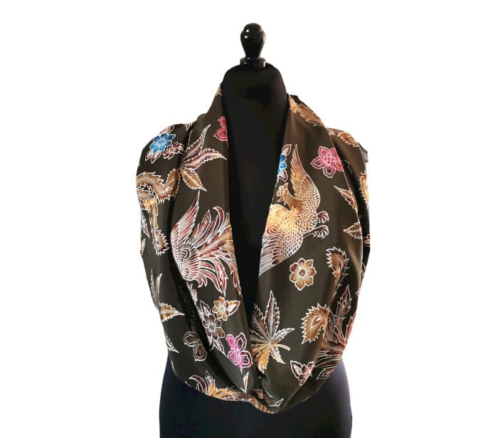foulard en soie upcyclée paon kaki