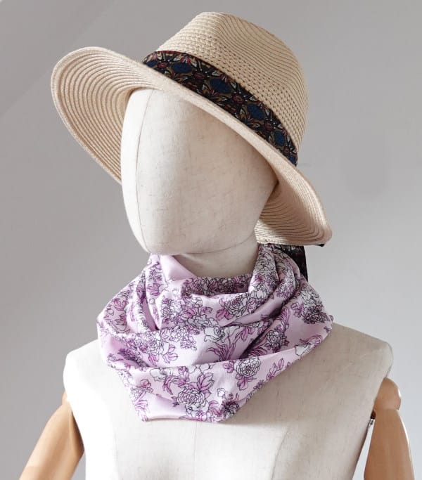 foulard soie ERMSHC 099 - 3 foulard en soie rose motif fleuri
