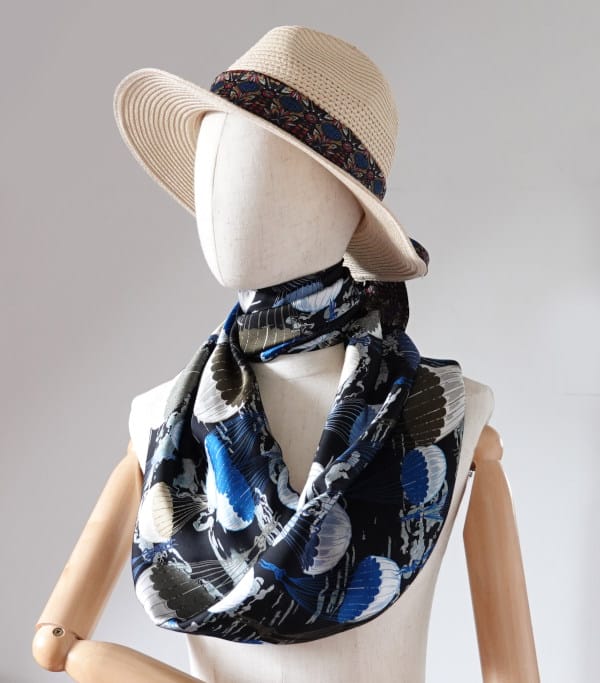 foulard en soie bleu - parachute