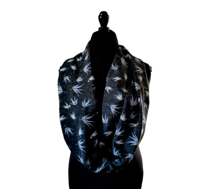 Echarpe Miss Sarah Erable bleu ERMSP-092 bleu 3 snood en soie bleu motif feuille d'erable