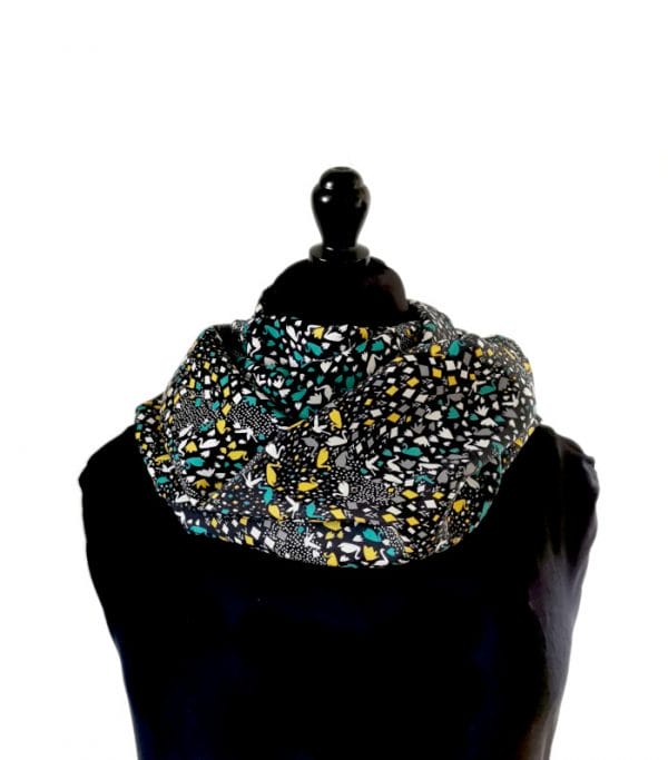 foulard en soie noir-jaune-vert