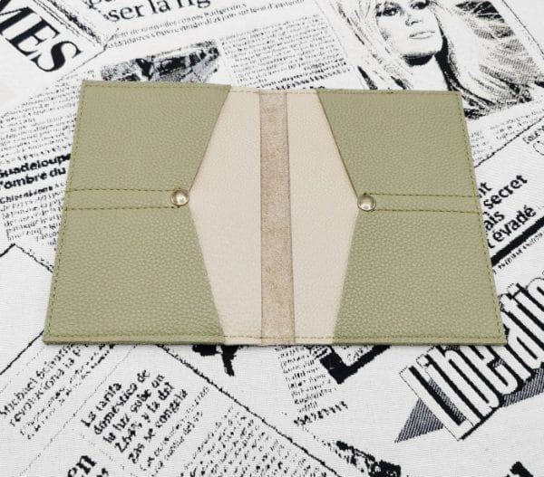Portefeuille Virginia croco beige-kaki clair 2 portefeuille homme en cuir made in France