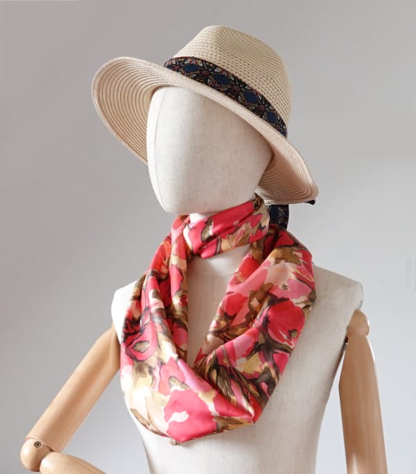 foulard en soie fleuri