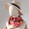 foulard en soie fleuri
