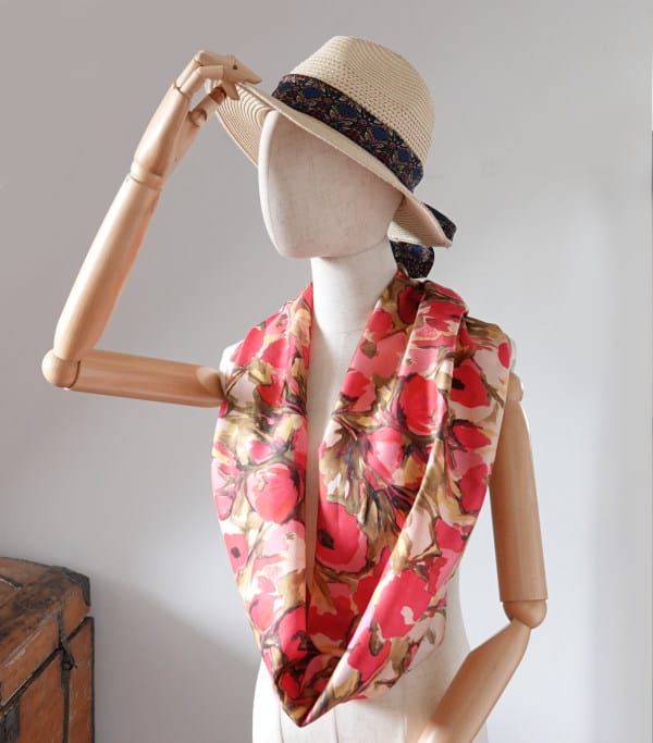 foulard en soie fleuri