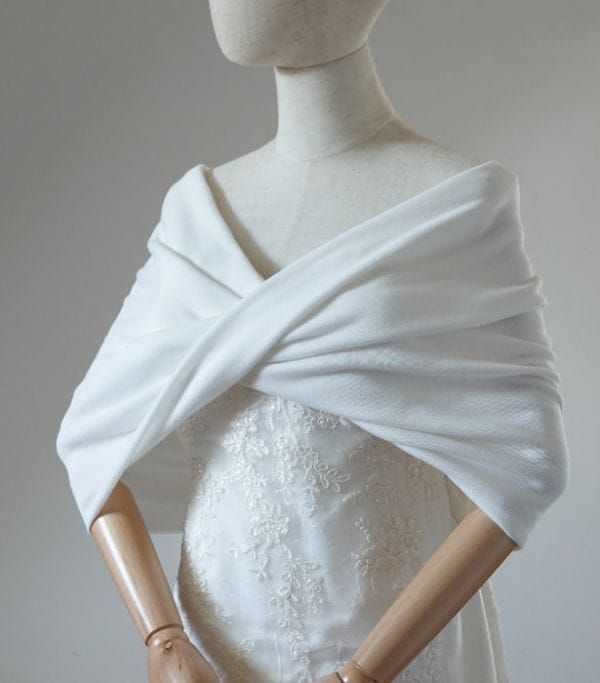 etole mariage tricot fin blanc cassé 2 cache epaules tricot blanc cassé