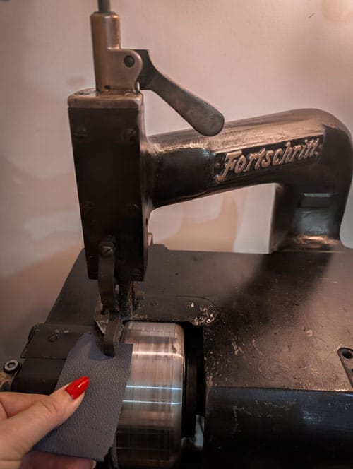 Travail du cuir - atelier de maroquinerie à Nantes
