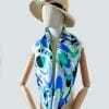 Foulard en satin de soie bleu et vert
