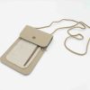 pochette telephone beige-doré 3 pochette téléphone en cuir