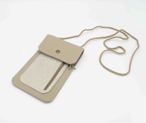 pochette téléphone en cuir