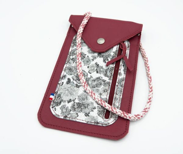 pochette-téléphone-rose pochette téléphone en cuir