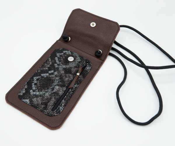 pochette-téléphone-susy-acajou pochette téléphone en cuir